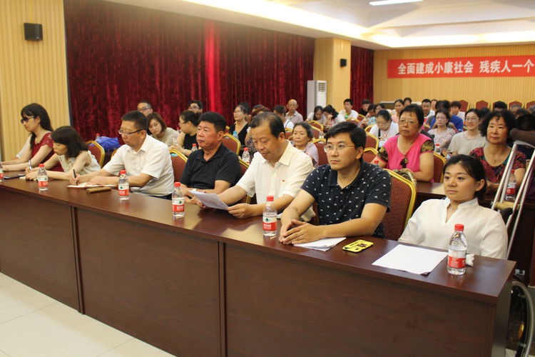 圖為報(bào)告會(huì)現(xiàn)場(chǎng) 圖為報(bào)告會(huì)現(xiàn)場(chǎng)