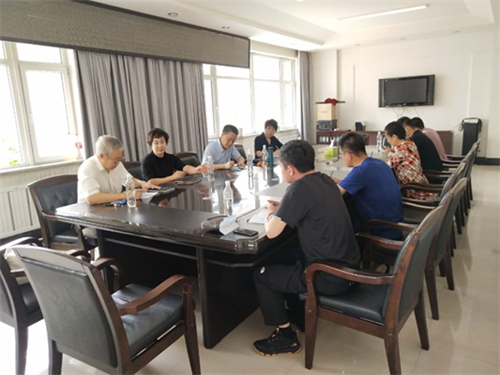 圖為省殘聯(lián)檢查調(diào)研組在市殘聯(lián)召開權(quán)益保障工作座談會(huì)議現(xiàn)場
