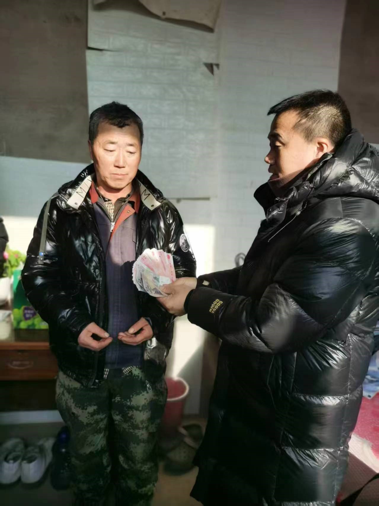 圖為星星之火志愿者愛心團隊幫扶困難殘疾人家庭